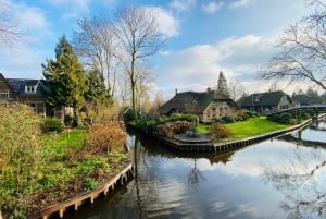 Amsterdam: Zaanse Schans and Giethoorn Day Trip with Cruise