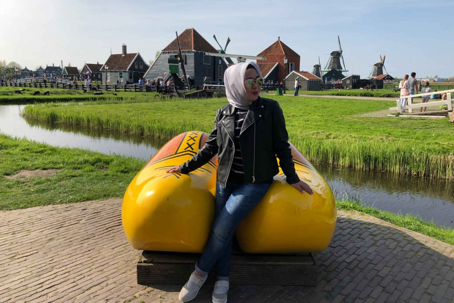 Amsterdam: Zaanse Schans, Edam, Volendam, and Canal Cruise