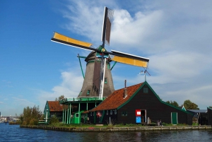 Amsterdam: Zaanse Schans, Windmills & Giethoorn Private Trip
