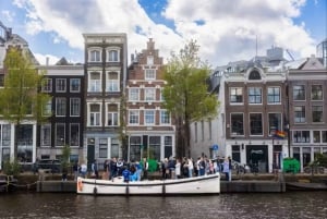 Amsterdam: City Highlights Small Boat Canal Cruise with host