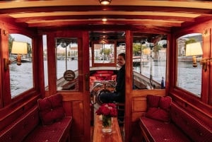 Boat trip through the canals of Amsterdam with Spanish guide