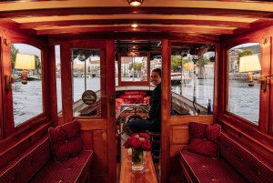 Paseo en Barco por los canales de Amsterdam con guía en Español