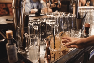 Esperienza cocktail in un 'brown café' con 3 cocktail olandesi