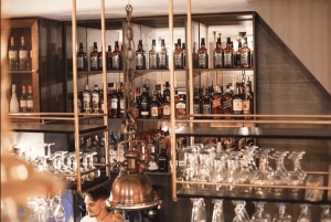 Esperienza cocktail in un 'brown café' con 3 cocktail olandesi