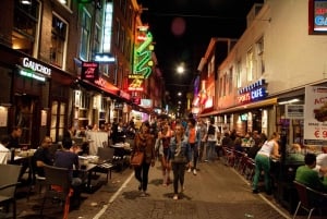 Amsterdam: City Center Bar Crawl and Nightlife Experience