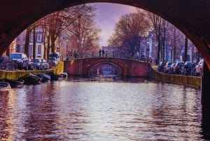 COZY AND FUN CANAL TOUR: A UNIQUE JOURNEY THROUGH AMSTERDAM