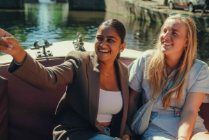 Une visite guidée en bateau confortable et amusante