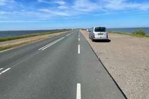 オランダの田園風景：風車、村々、チーズ、そして木靴