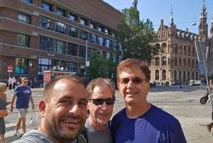 Liberal Amsterdam: Small-Group Walking Tour & Anne Frank VR