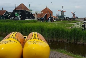 Amsterdam: Hop-On Hop-Off Luxury Coach to Zaanse Schans