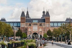 Cykeltur i Amsterdam Stadsvandring med cykel och valfri guidad kryssning