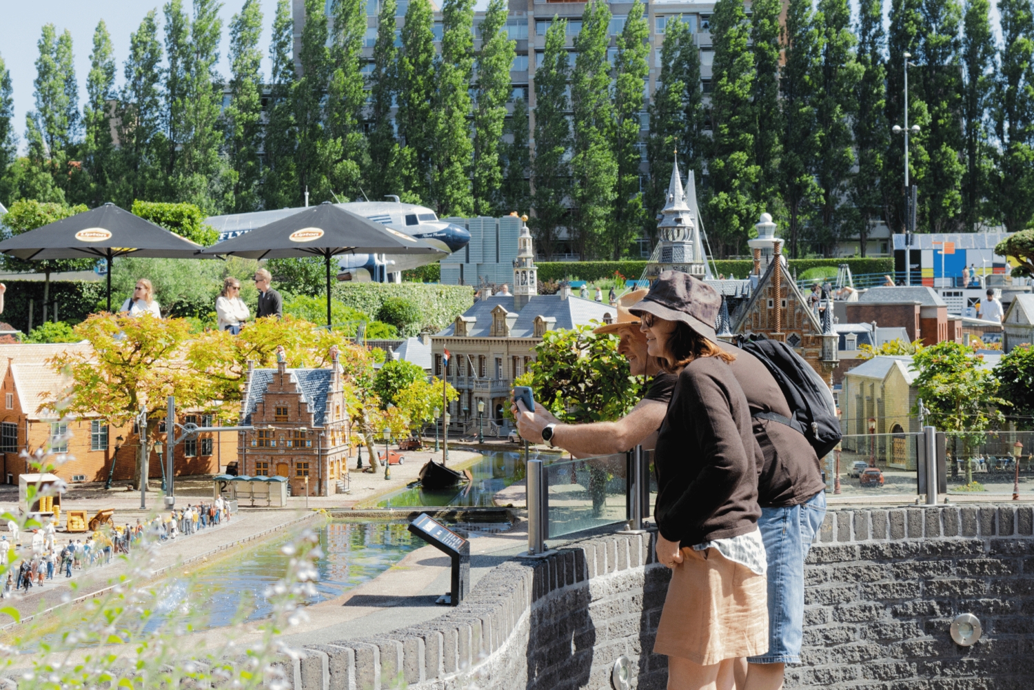 Desde Ámsterdam: Excursión de un día a Madurodam y los Jardines de Keukenhof