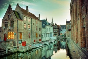 From Amsterdam: Day Trip to Bruges in Spanish or English