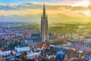 From Amsterdam: Day Trip to Bruges in Spanish