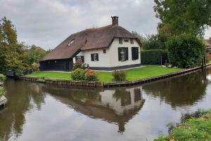 From Amsterdam: Day Trip to Giethoorn by Bus and Boat