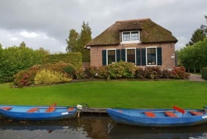 From Amsterdam: Day Trip to Giethoorn by Bus and Boat