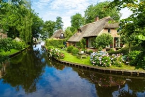 Amsterdam: Dagsutflykt, båttur och rundvandring i Giethoorn