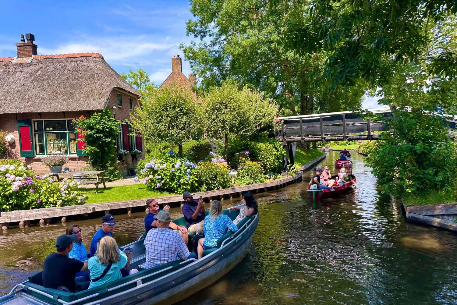 Desde Ámsterdam: excursión de un día a Giethoorn con recorrido por los canales y el pueblo