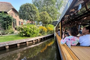Desde Ámsterdam: excursión de un día a Giethoorn con recorrido por los canales y el pueblo