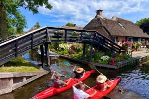Desde Ámsterdam: excursión de un día a Giethoorn con recorrido por los canales y el pueblo