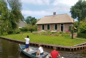 From Amsterdam: Giethoorn Day Trip with Small Electric Boat