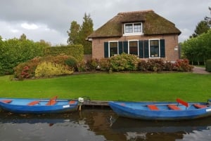 From Amsterdam: Giethoorn Day Trip with Small Electric Boat