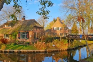 From Amsterdam: Giethoorn Day Trip with Small Electric Boat