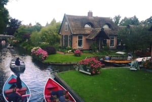 From Amsterdam: Giethoorn Day Trip with Small Electric Boat