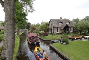 From Amsterdam: Giethoorn Day Trip with Small Electric Boat