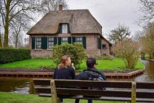 From Amsterdam: Giethoorn Guided Day Trip with Canal Cruise