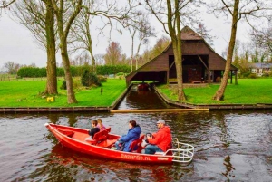 From Amsterdam: Giethoorn Guided Day Trip with Canal Cruise