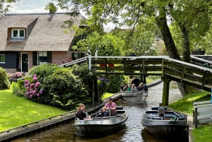 Amsterdam: Dagsutflykt, båttur och rundvandring i Giethoorn