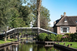 Amsterdam: Dagsutflykt, båttur och rundvandring i Giethoorn