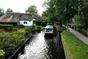 Amsterdam: Dagsutflykt, båttur och rundvandring i Giethoorn