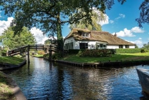 Amsterdam: Dagsutflykt, båttur och rundvandring i Giethoorn