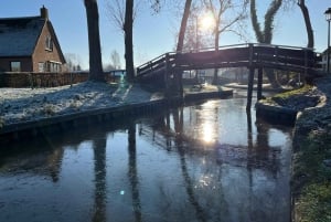 From Amsterdam: Giethoorn Small Group Tour with Boat Ride