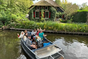 From Amsterdam: Giethoorn Small Group Tour with Boat Ride