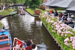 From Amsterdam: Giethoorn Small Group Tour with Boat Ride