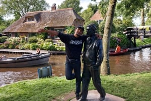 From Amsterdam: Giethoorn Small Group Tour with Boat Ride