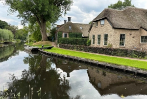 From Amsterdam: Giethoorn Small Group Tour with Boat Ride