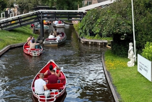Desde Ámsterdam: tour en grupo reducido a Giethoorn con paseo en barco