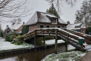 Desde Ámsterdam: tour en grupo reducido a Giethoorn con paseo en barco