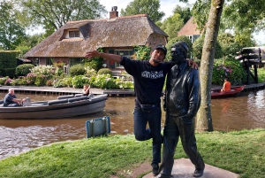 Desde Ámsterdam: tour en grupo reducido a Giethoorn con paseo en barco