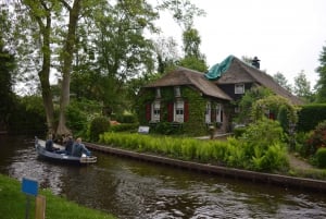Giethoorn & Zaanse Schans Tour w/ Boat Ride