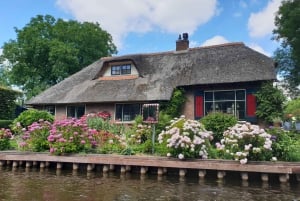 From Amsterdam: Giethoorn & Zaanse Schans Tour w/ Boat Ride