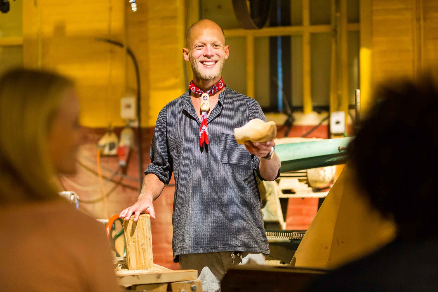 アムステルダム発 キューケンホフ公園とザーンセ・スカンス風車ツアー