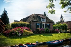 From Amsterdam: Private Sightseeing Tour to Giethoorn