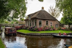 Amsterdam: Explore Giethoorn in a Private Tour with Driver