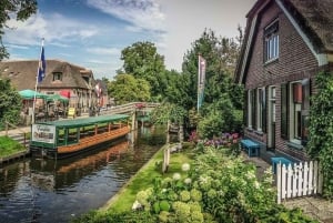 Amsterdam: Explore Giethoorn in a Private Tour with Driver