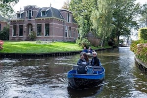 Amsterdam: Explore Giethoorn in a Private Tour with Driver